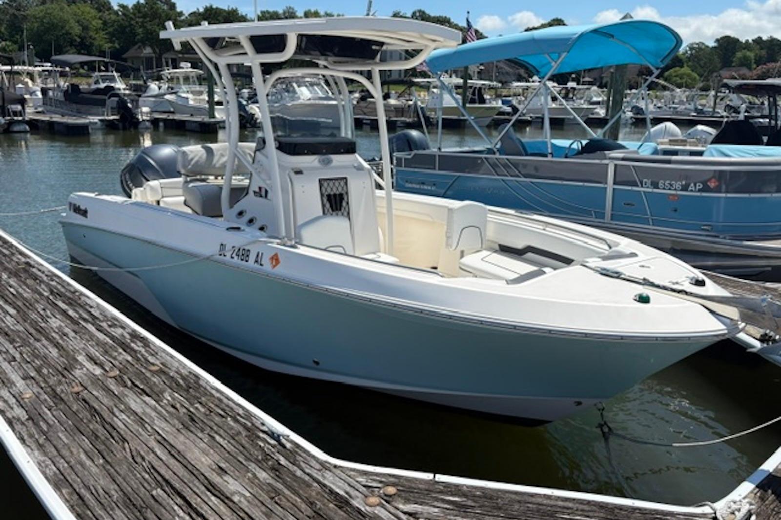 2018 Wellcraft 222 Fisherman